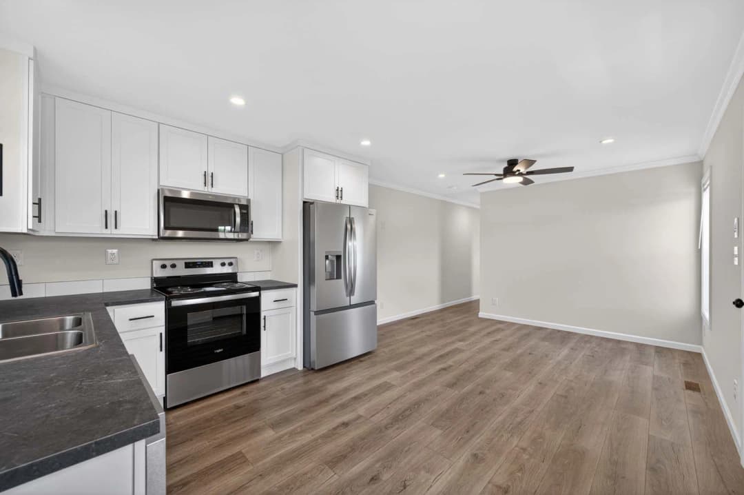 Symphony 641 interior home features
