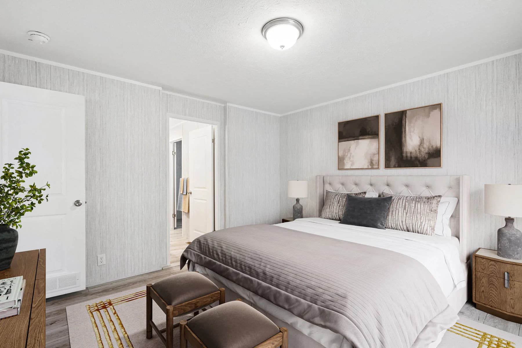 Moosehead bedroom home features