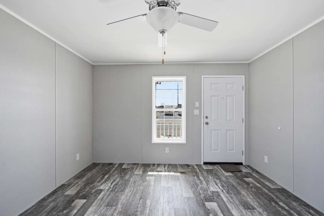 Echo interior home features