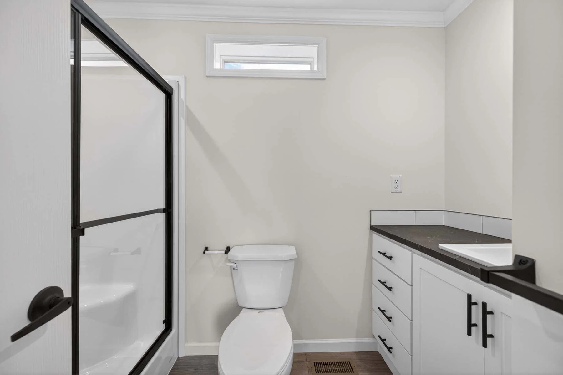 Symphony 641 bathroom home features