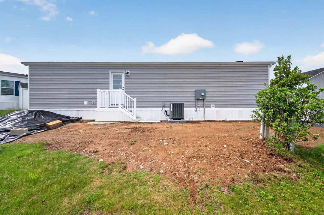 Symphony 641 exterior home features