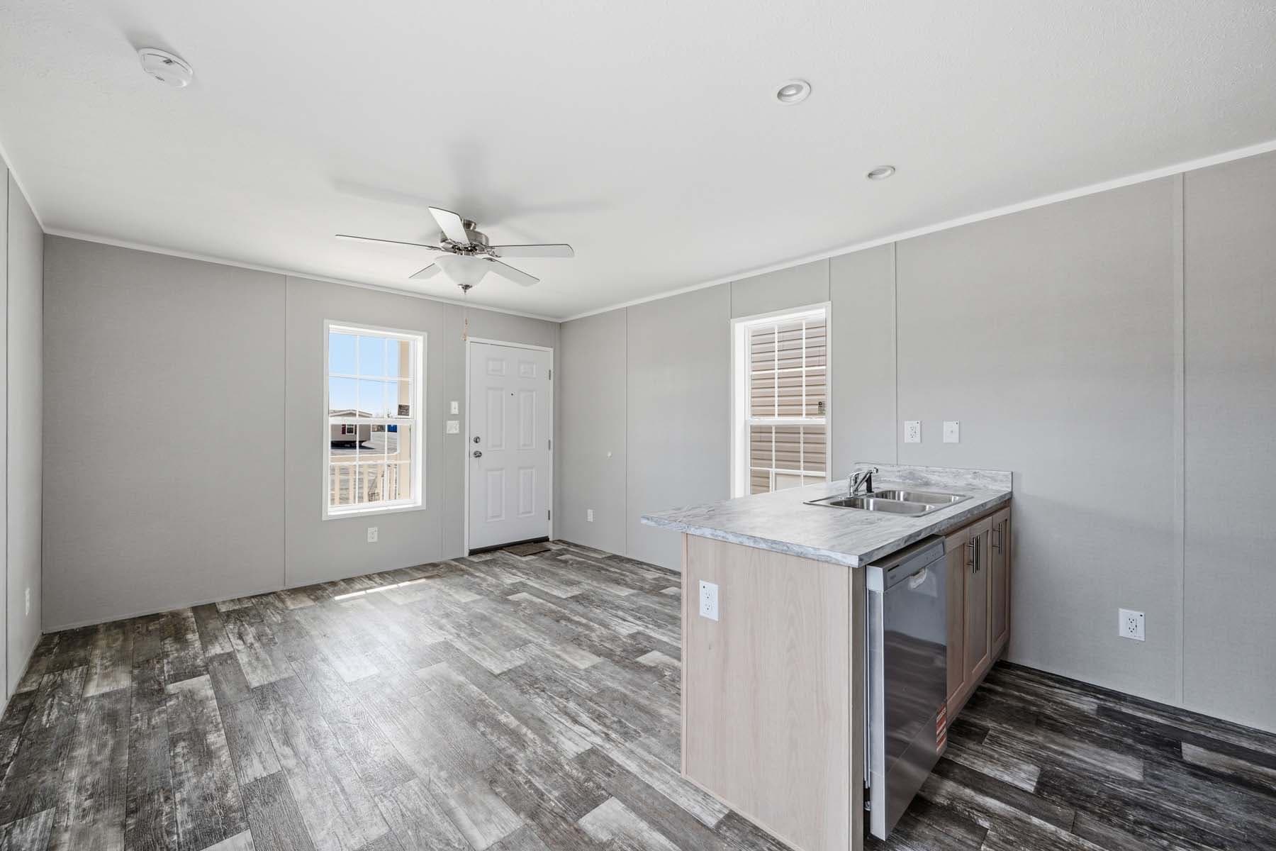 Echo interior home features