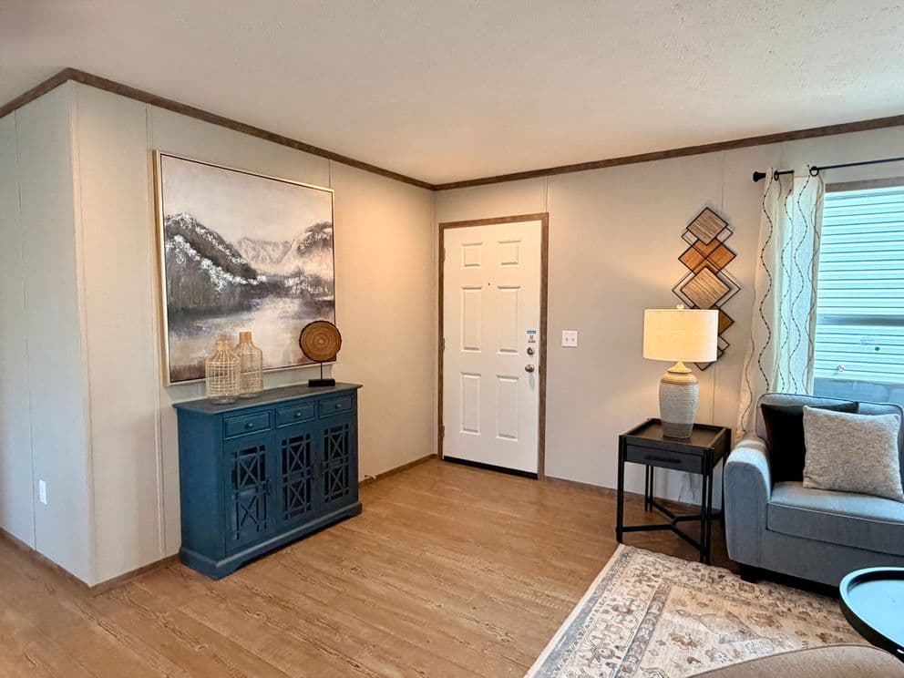 Apatite 40 interior home features