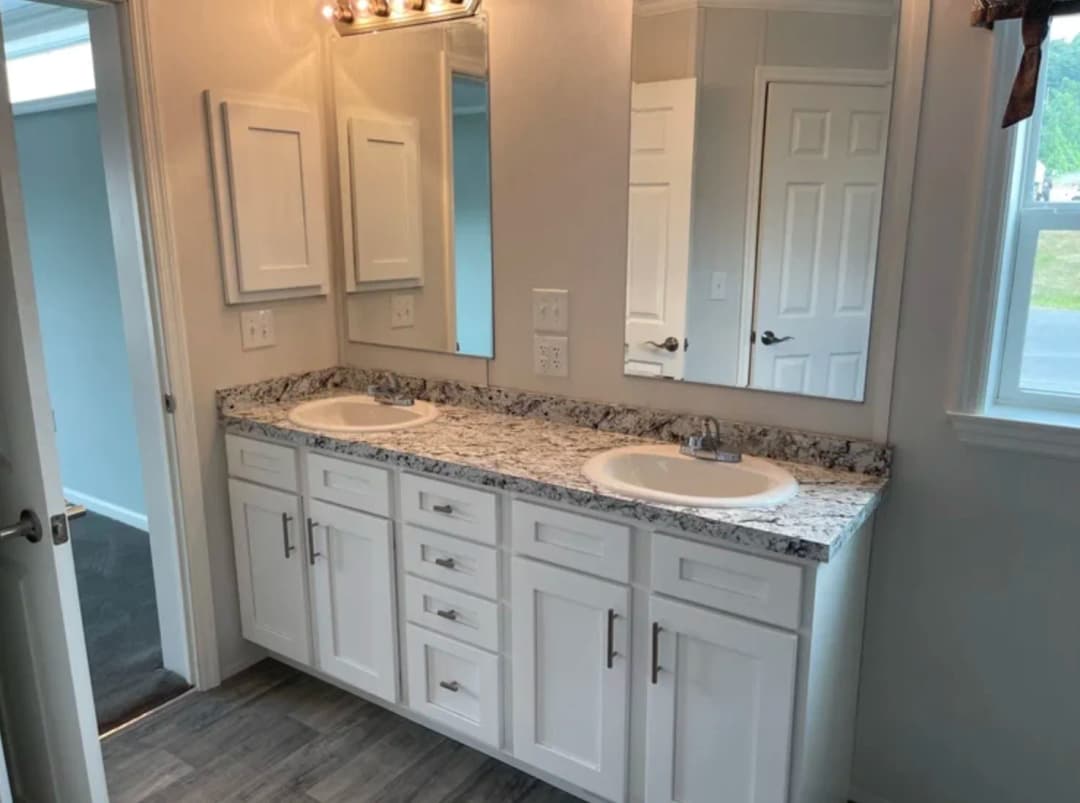 G-3465 bathroom home features