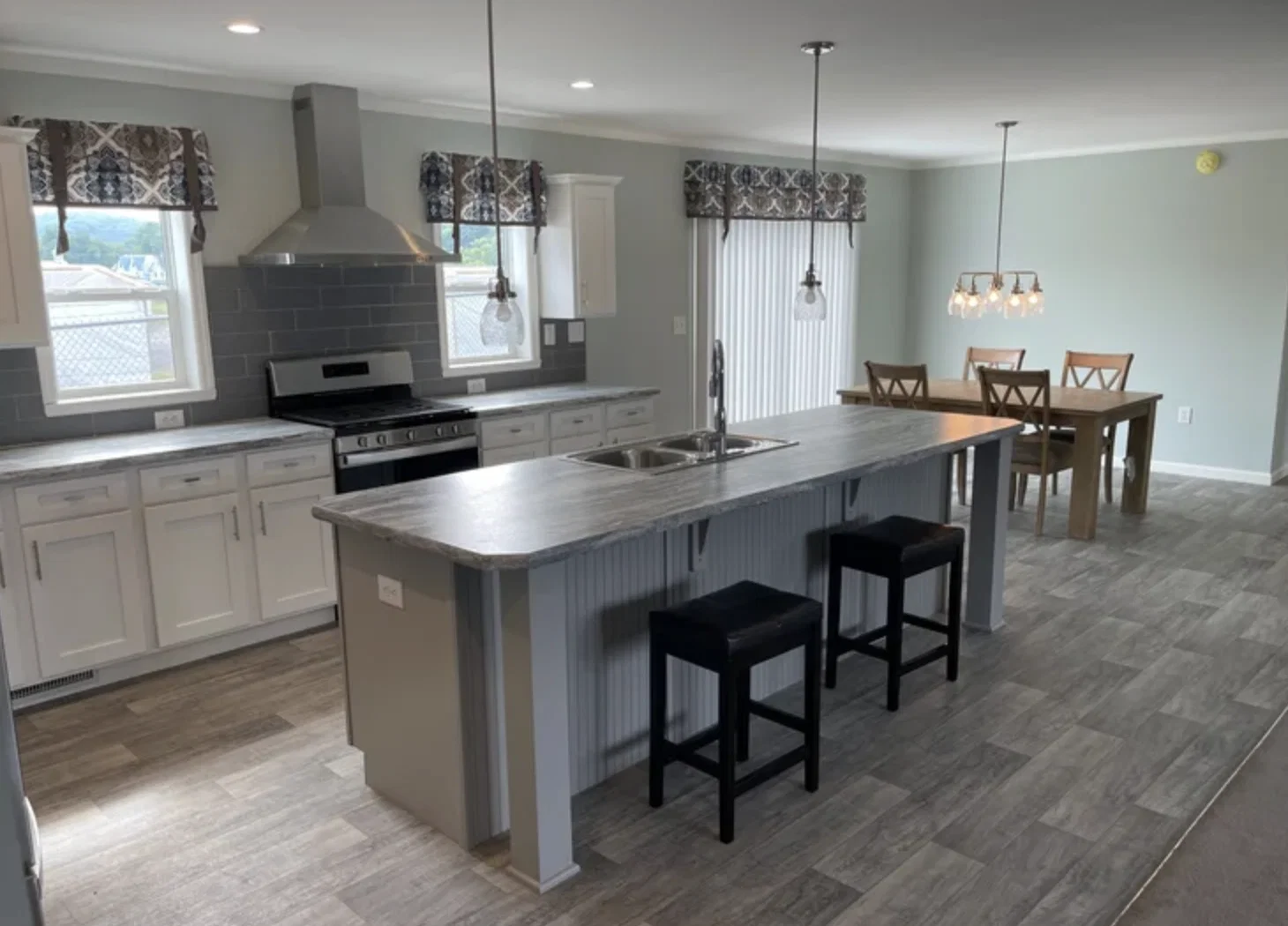 G-3465 kitchen home features