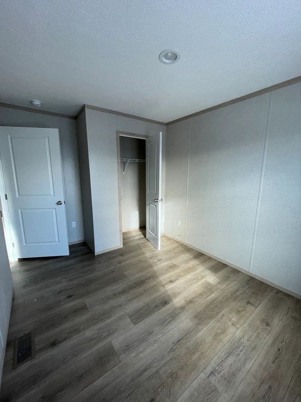 Jade 48 bedroom home features