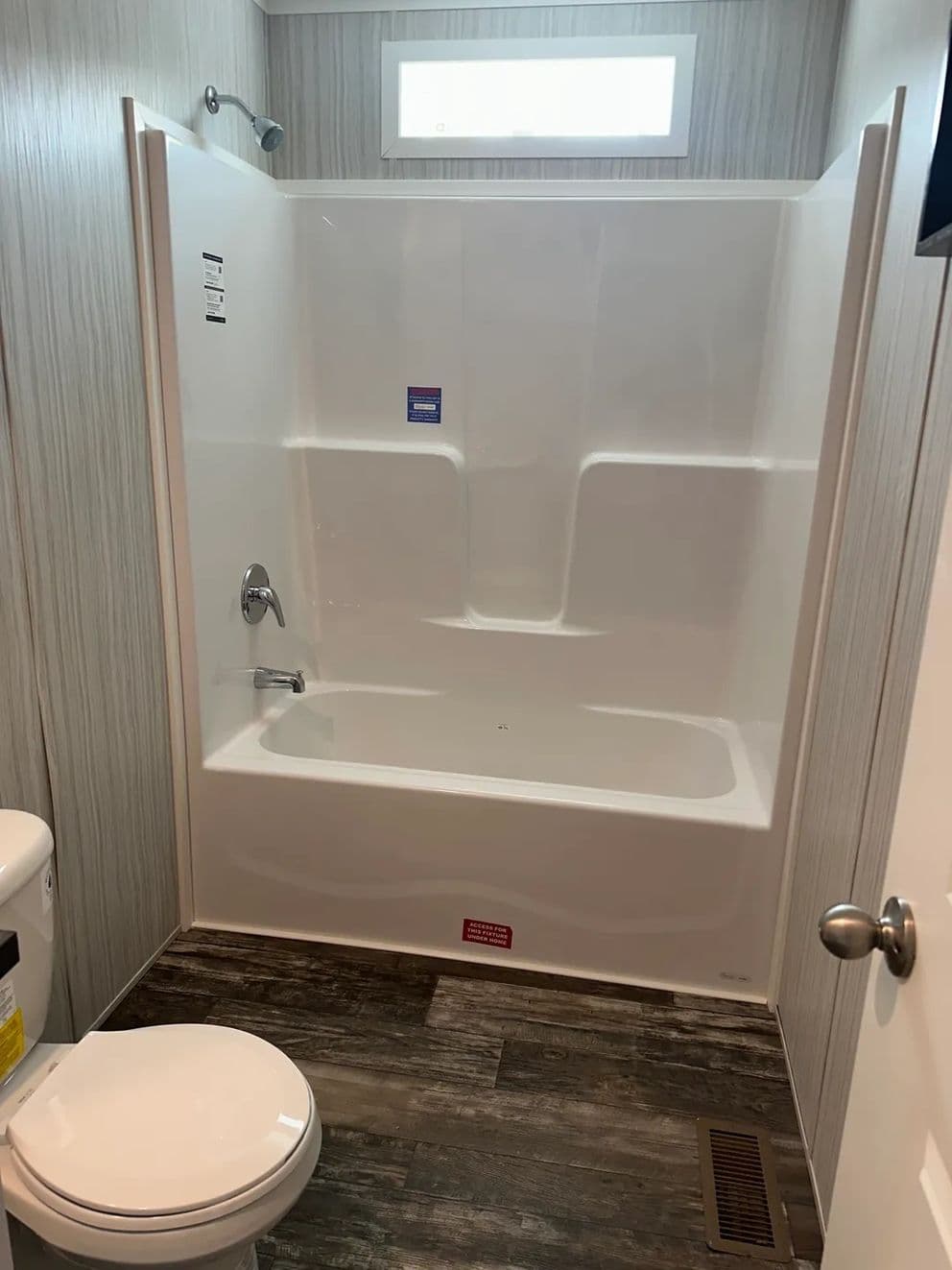 Topaz bathroom home features