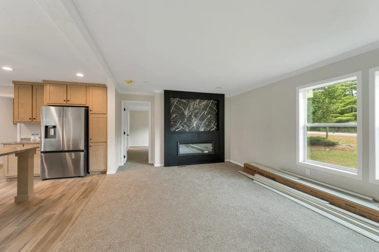Spinel 64 interior home features