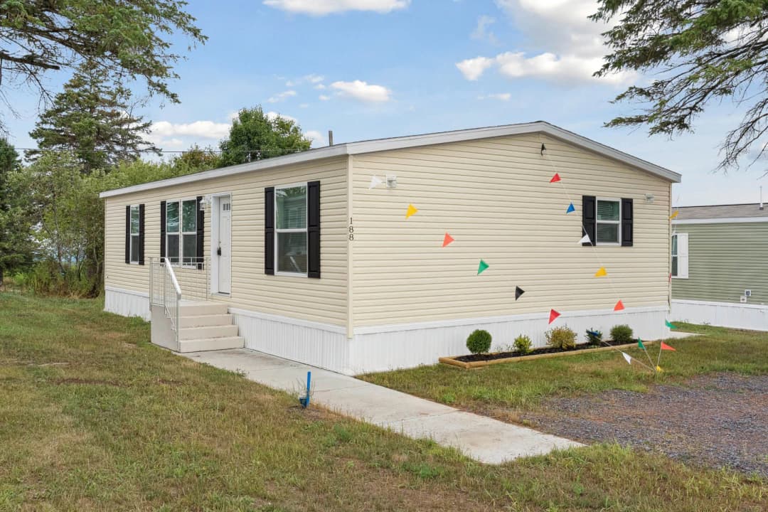 Moosehead hero, elevation, and exterior home features