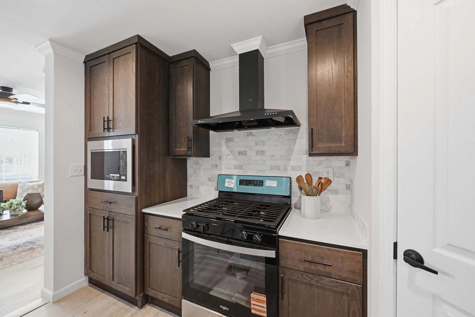 Abundance 1600 kitchen home features