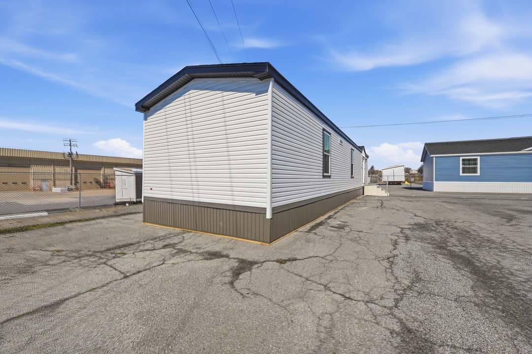Devotion 940 exterior home features