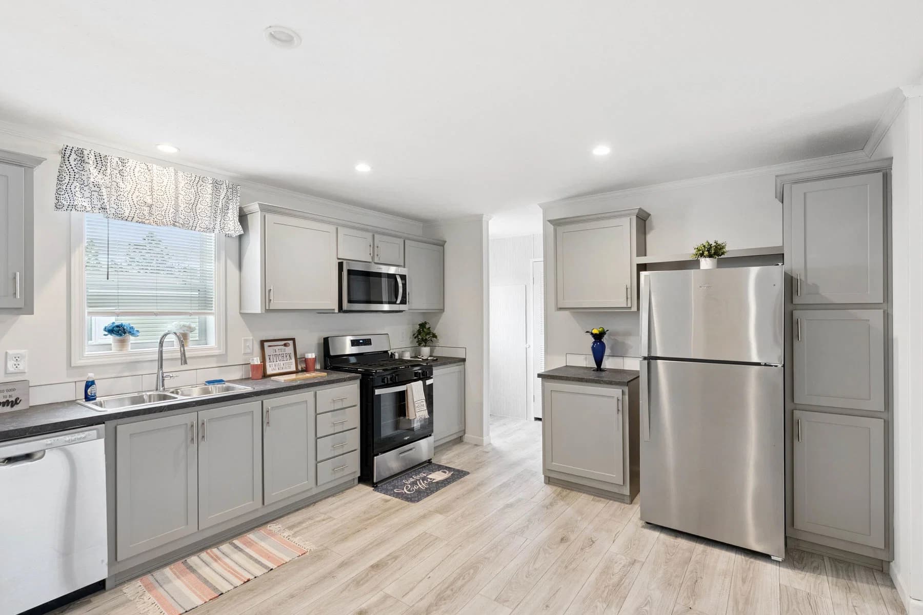 Moosehead kitchen home features
