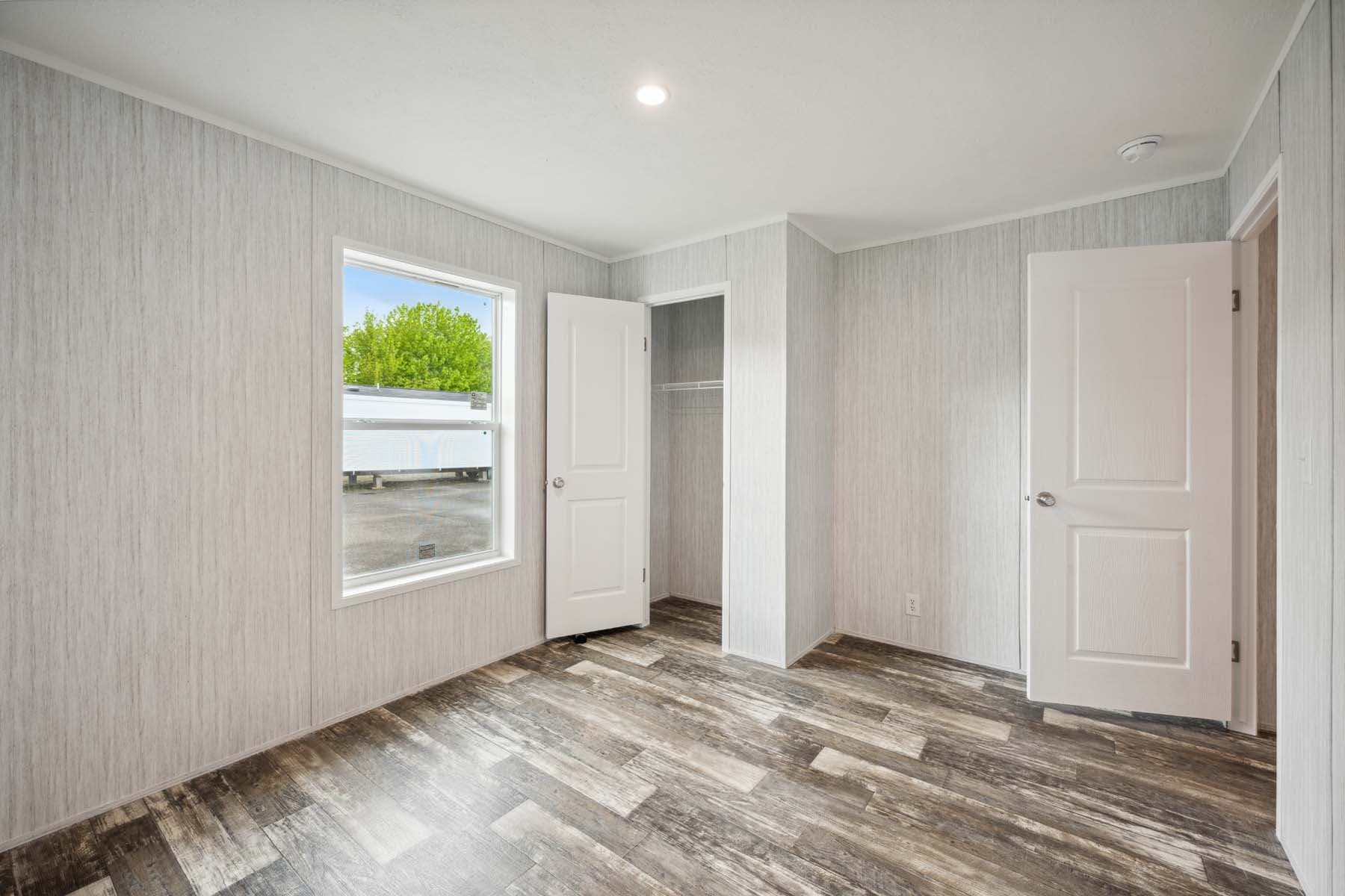 Otis 3 interior home features
