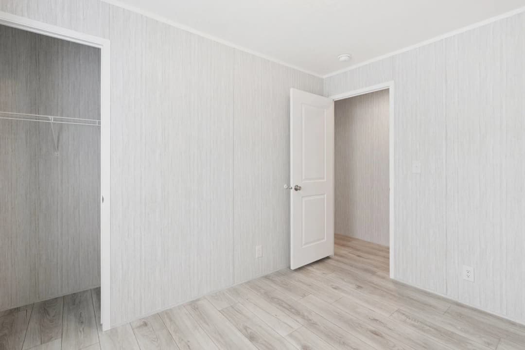 Placid 2 bedroom home features