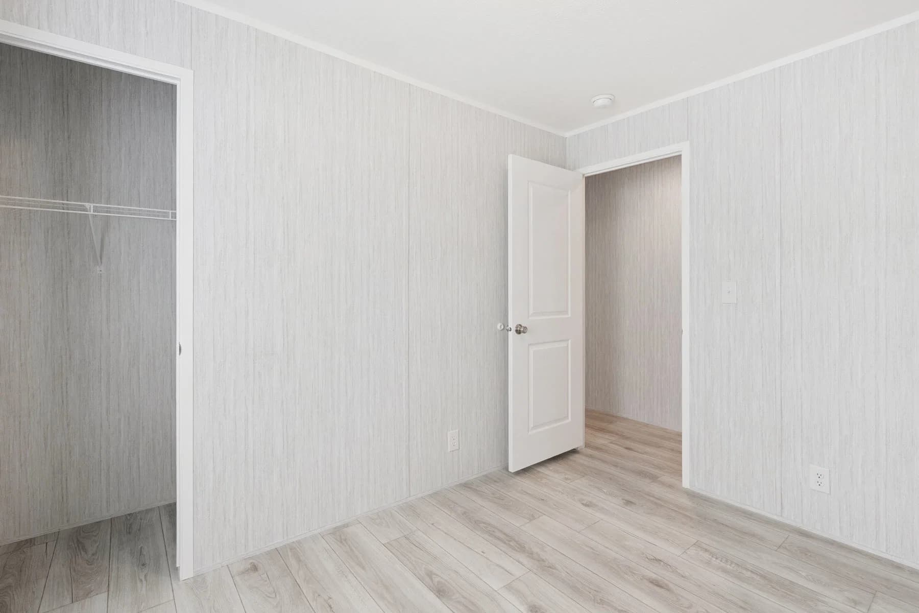 Placid 2 bedroom home features