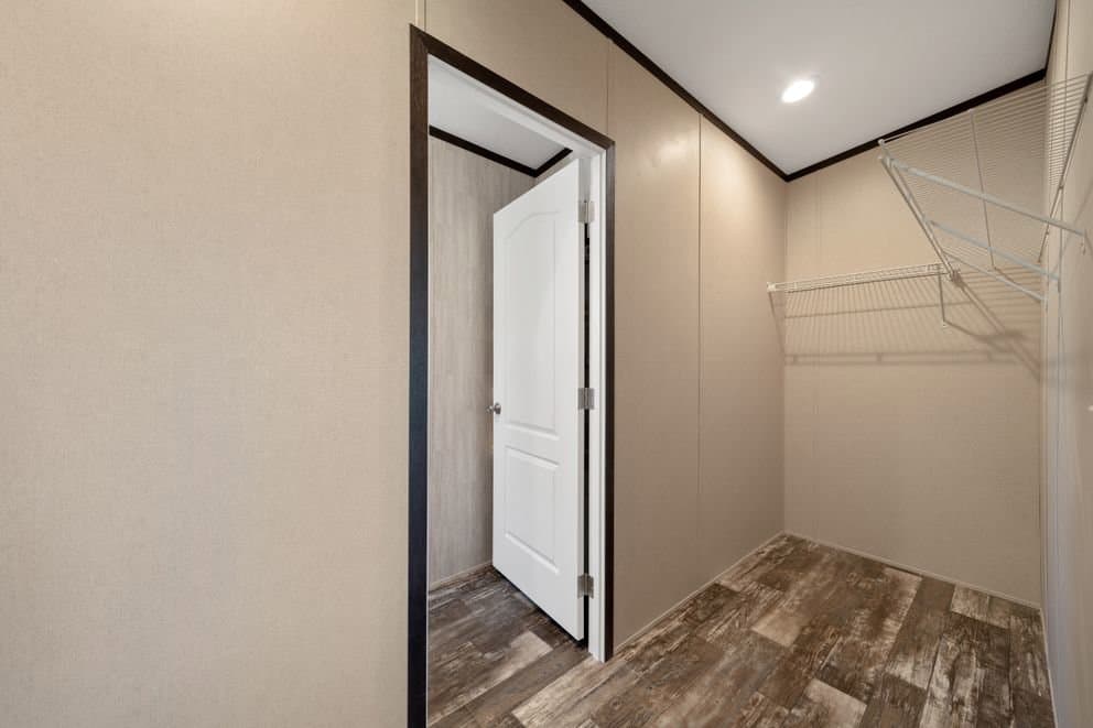 Garnet interior home features