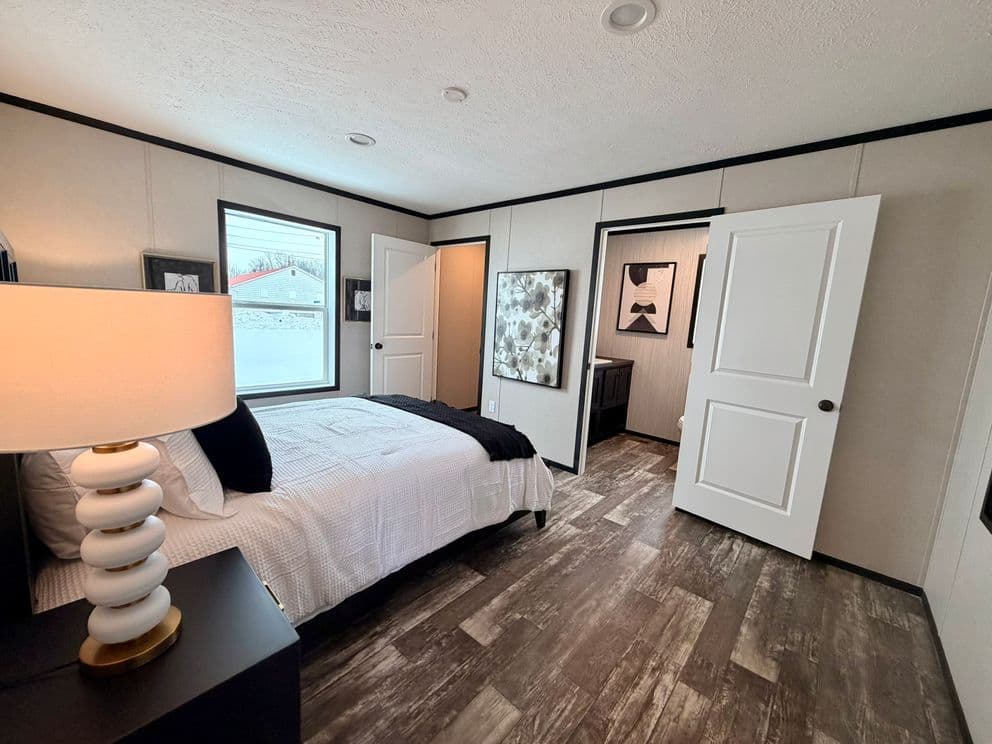 Pearl bedroom home features