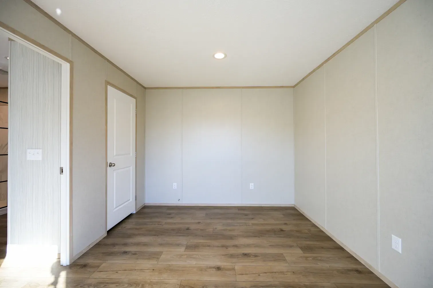 Tiger's eye interior home features