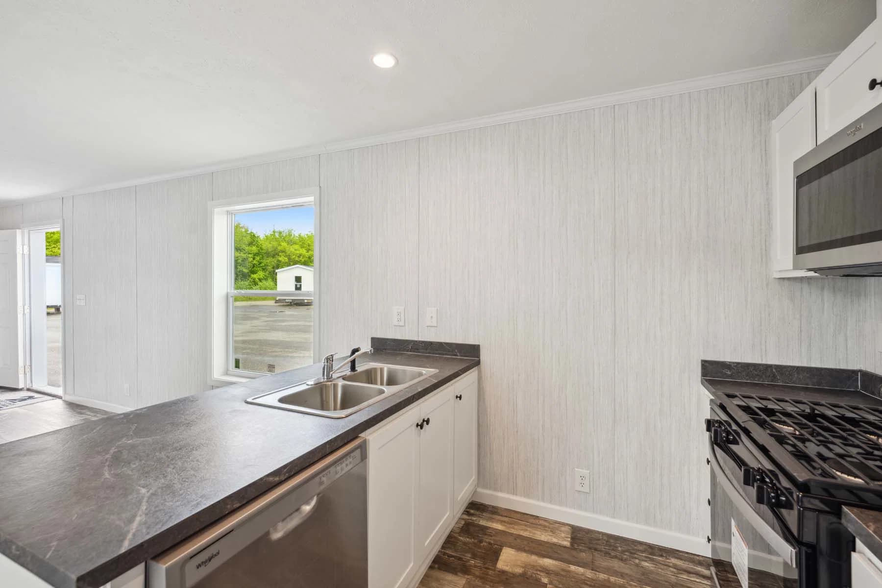 Otis 3 kitchen home features