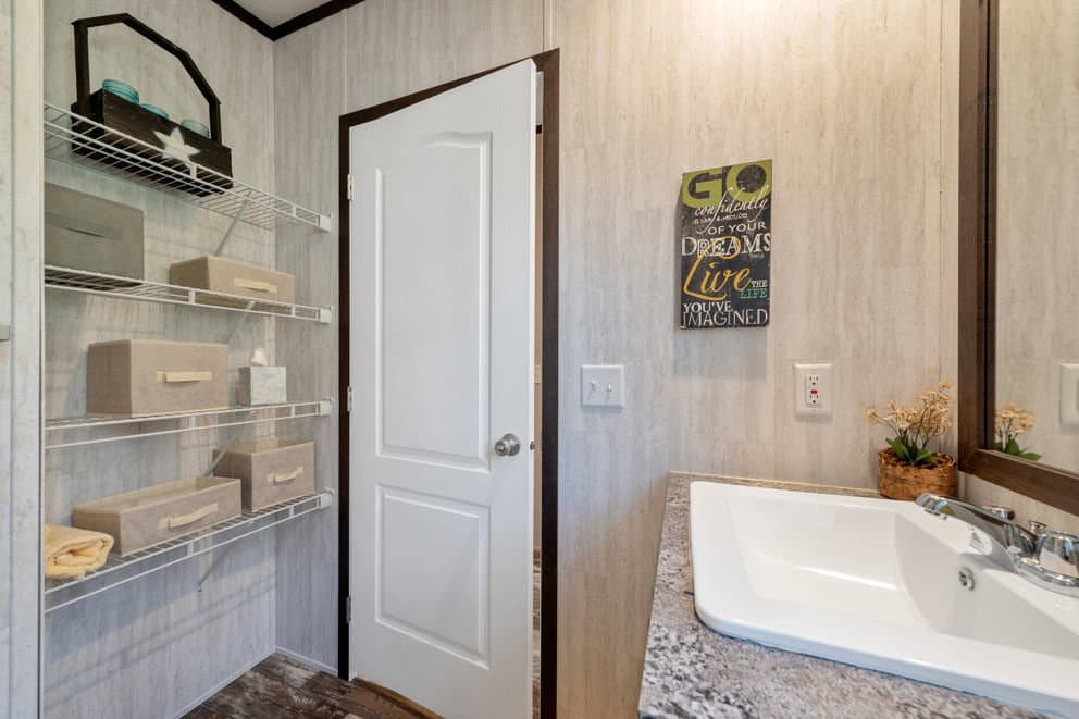 Garnet bathroom home features