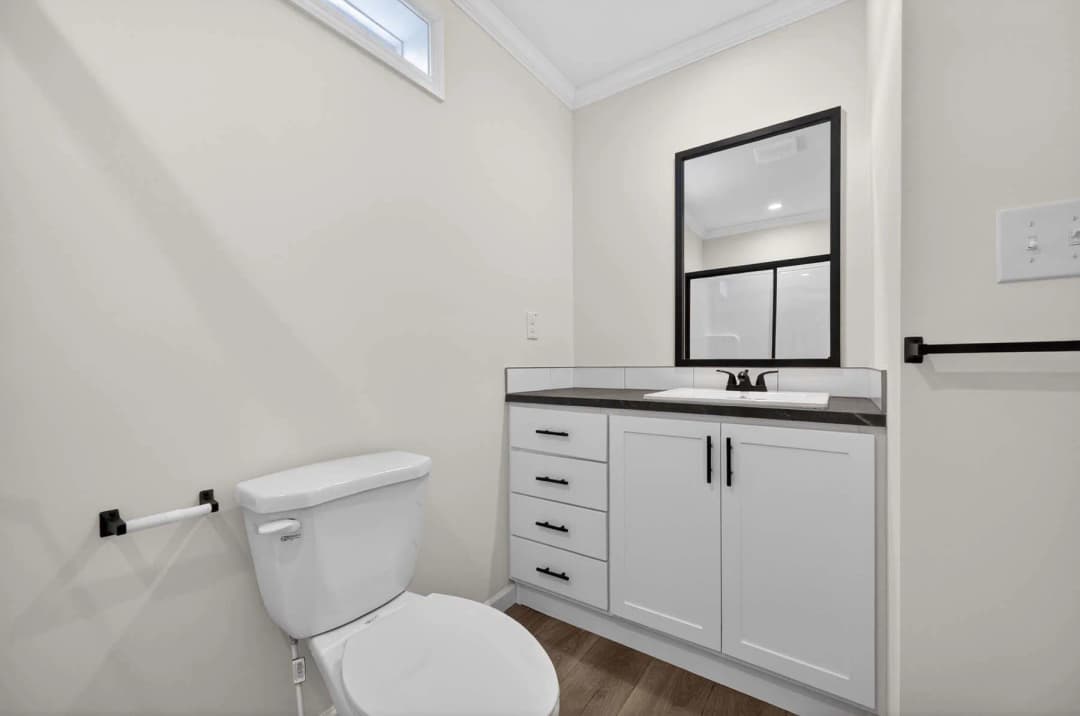 Symphony 641 bathroom home features
