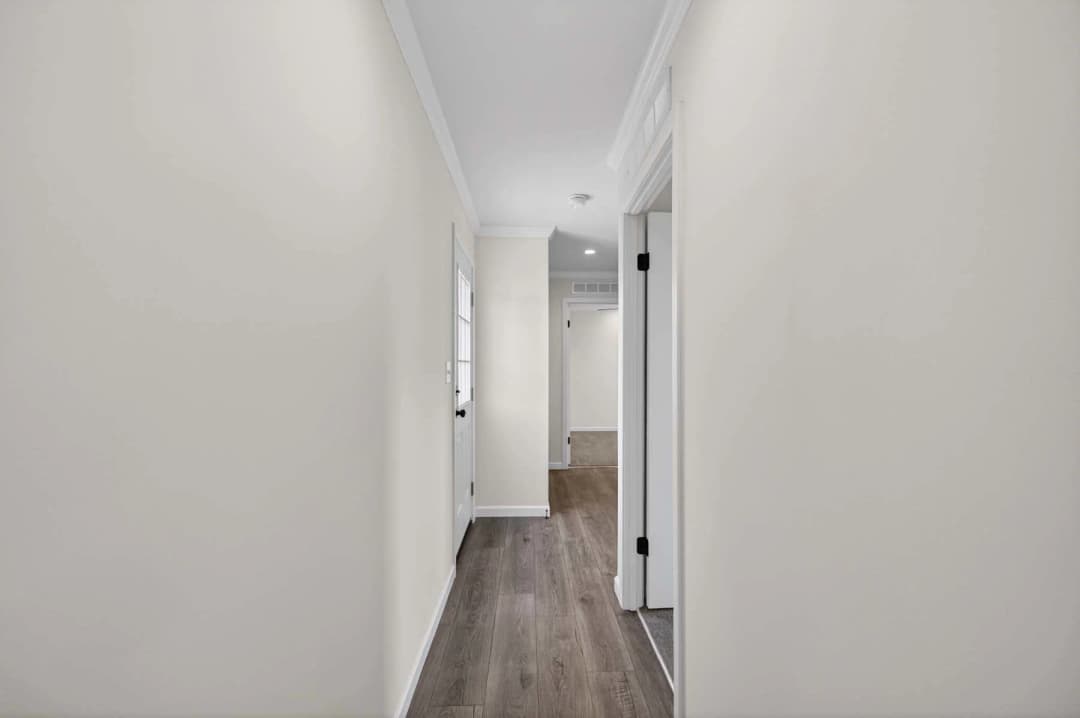 Symphony 641 interior home features