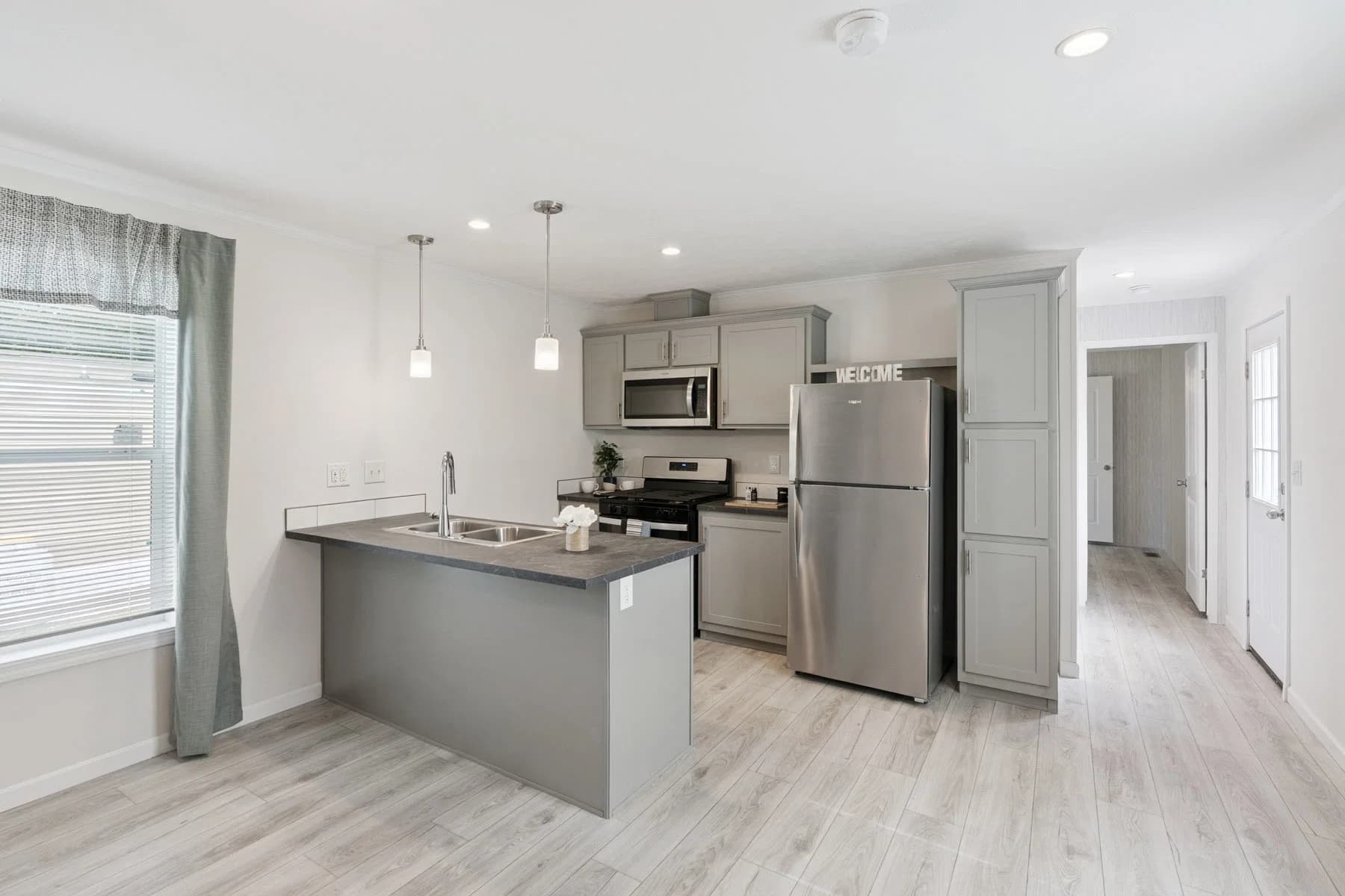 Placid 2 kitchen home features