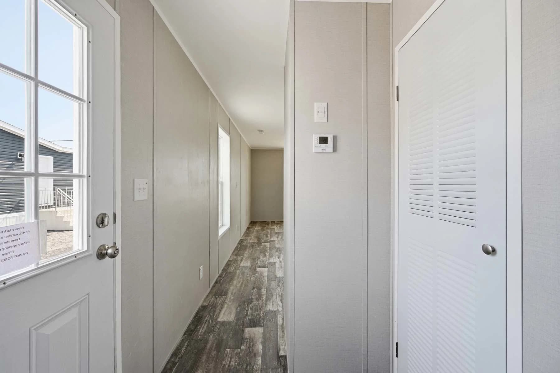 Echo interior home features