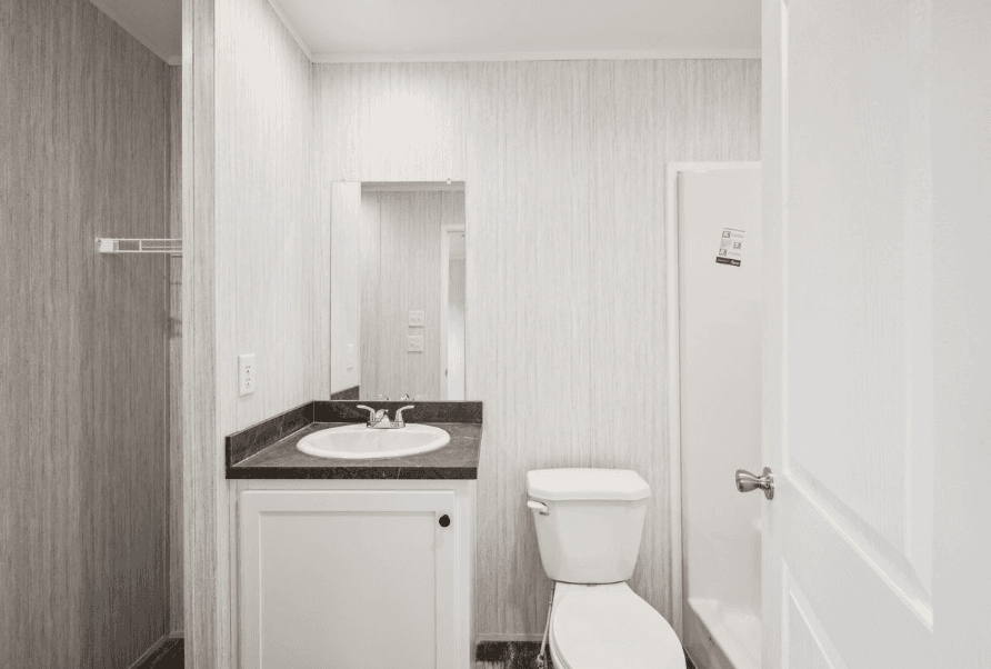Hemisphere 6805 bathroom home features