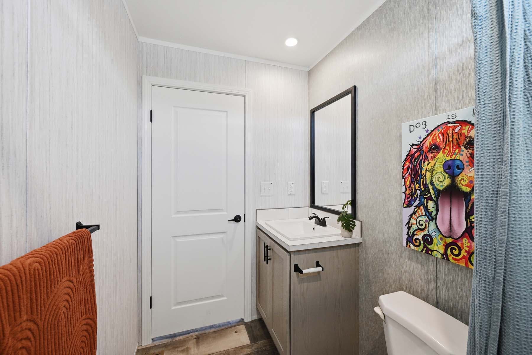 Devotion 940 bathroom home features