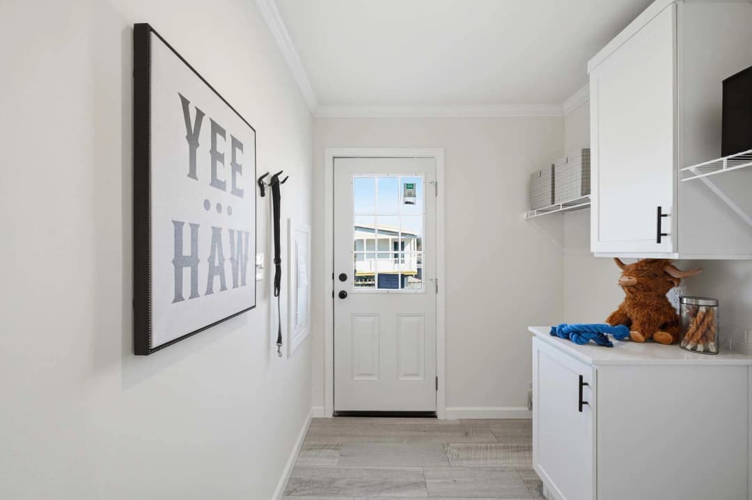 Abundance 1600 interior home features