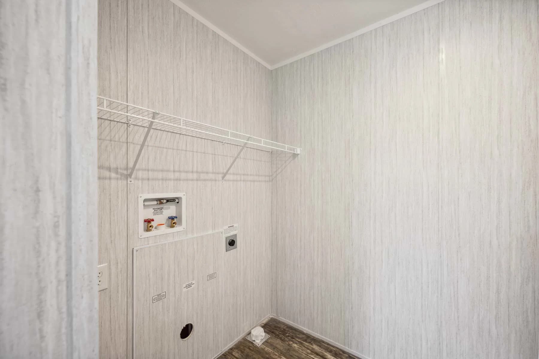 Otis 3 interior home features