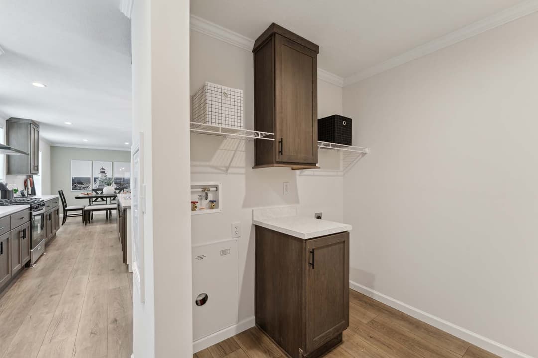 Sunlight 1493 interior home features