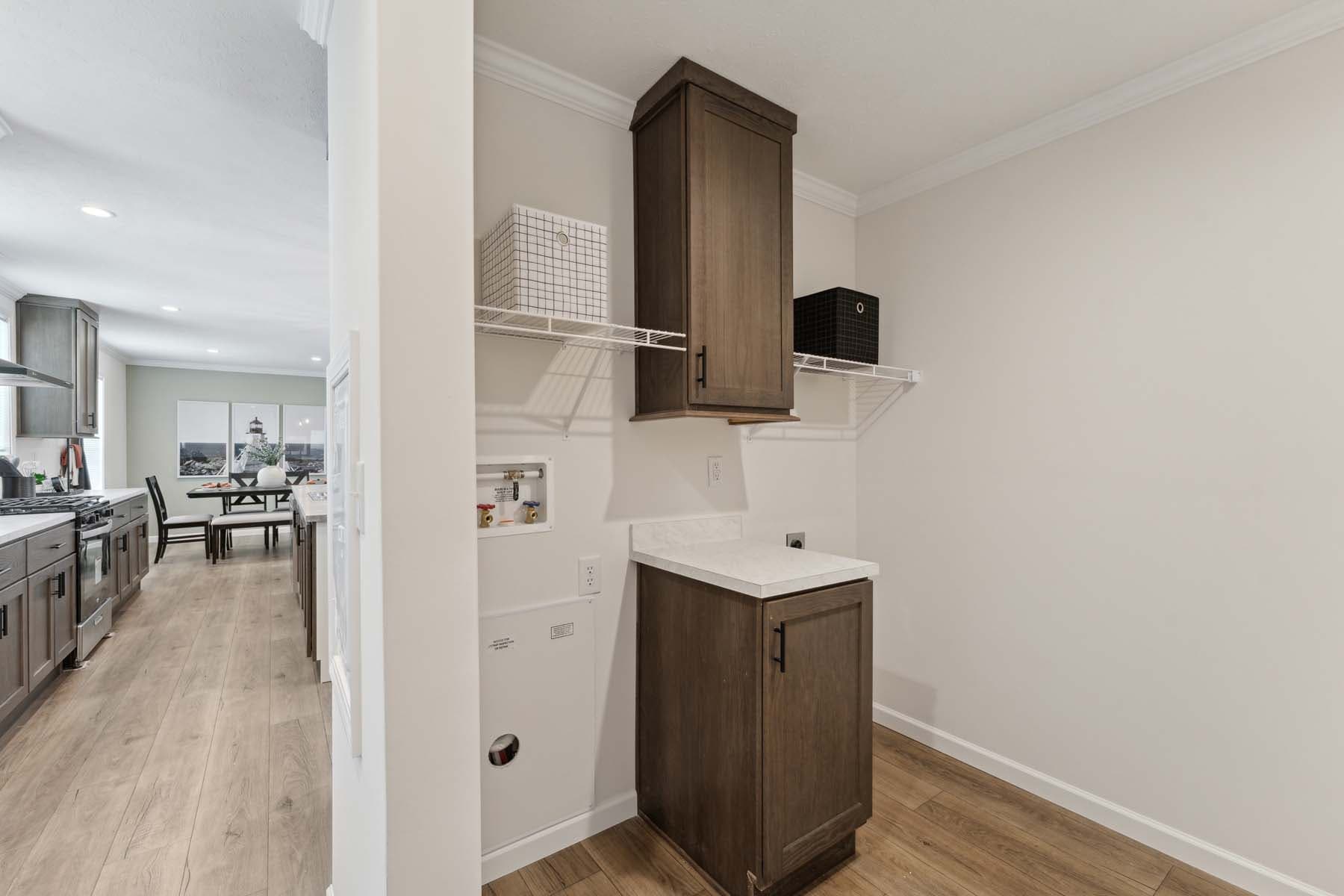 Sunlight 1493 interior home features