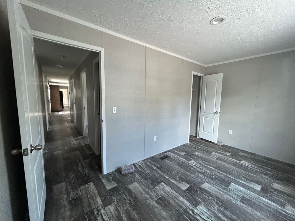 Sapphire 76 bedroom home features