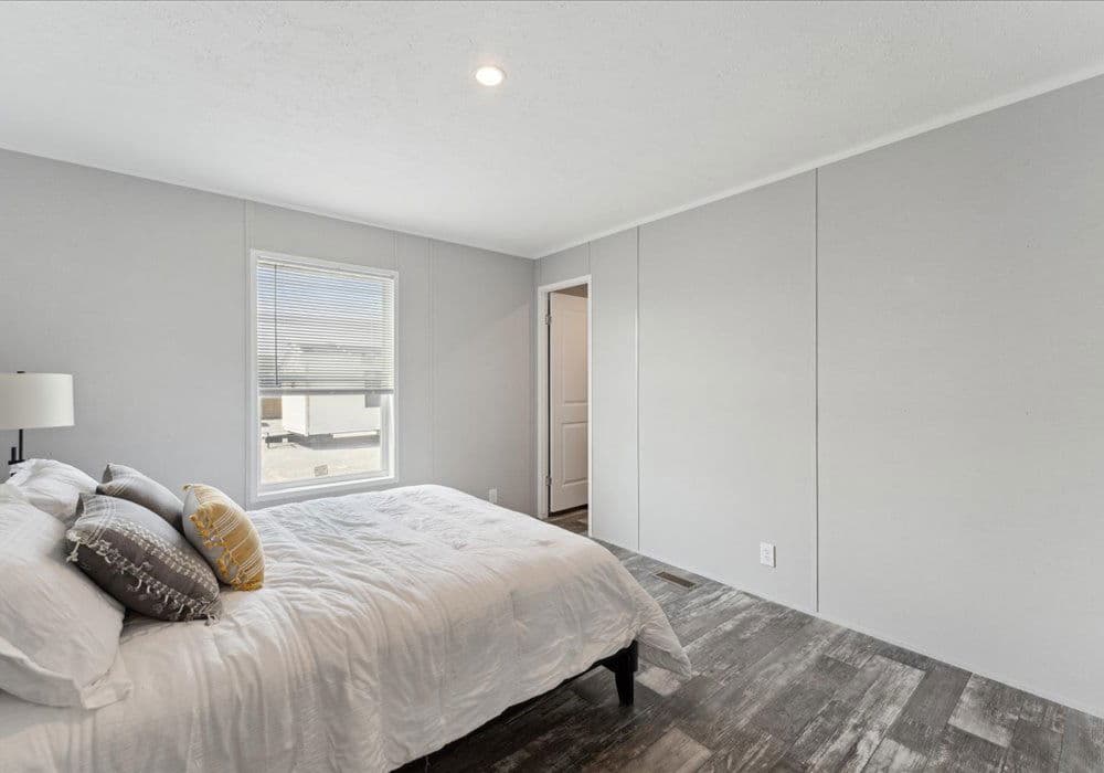 Apex 3900 bedroom home features