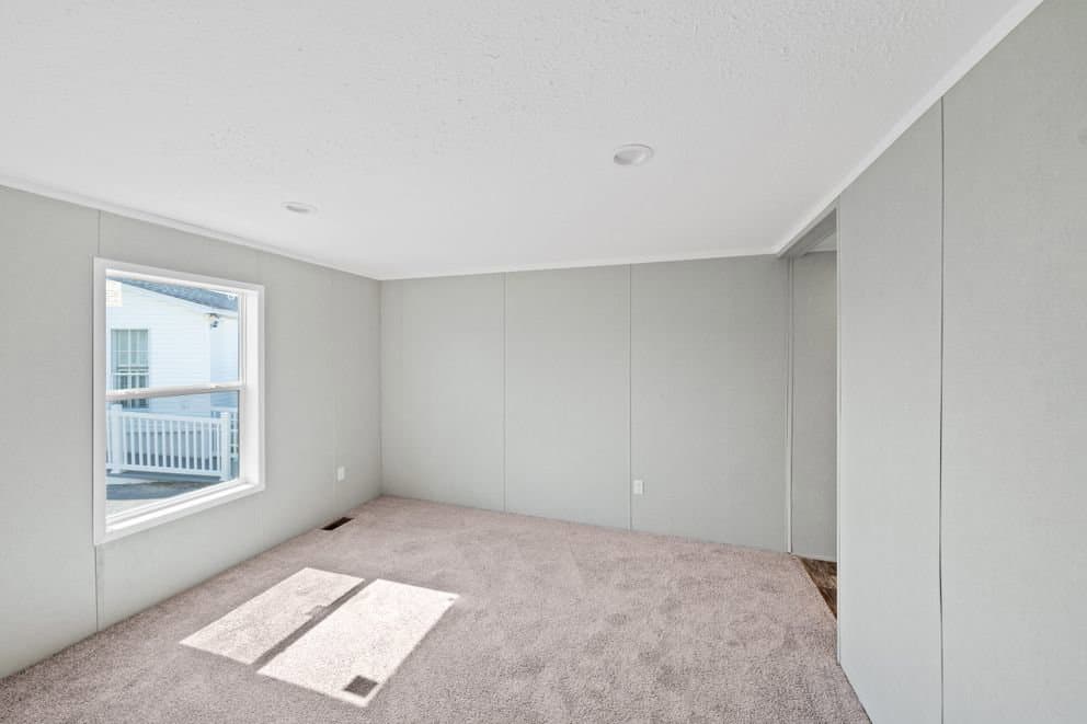 Zircon bedroom home features