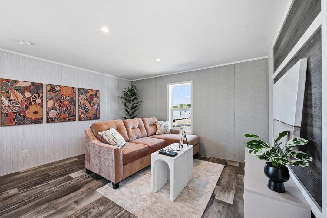 Devotion 940 interior home features
