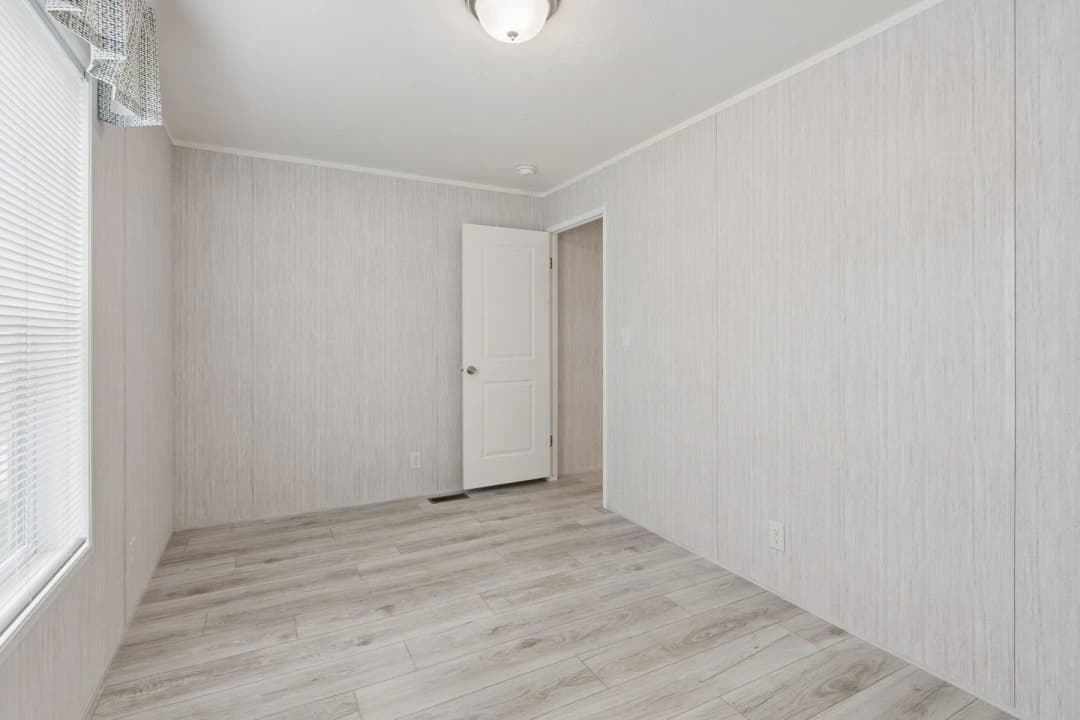 Placid 2 bedroom home features