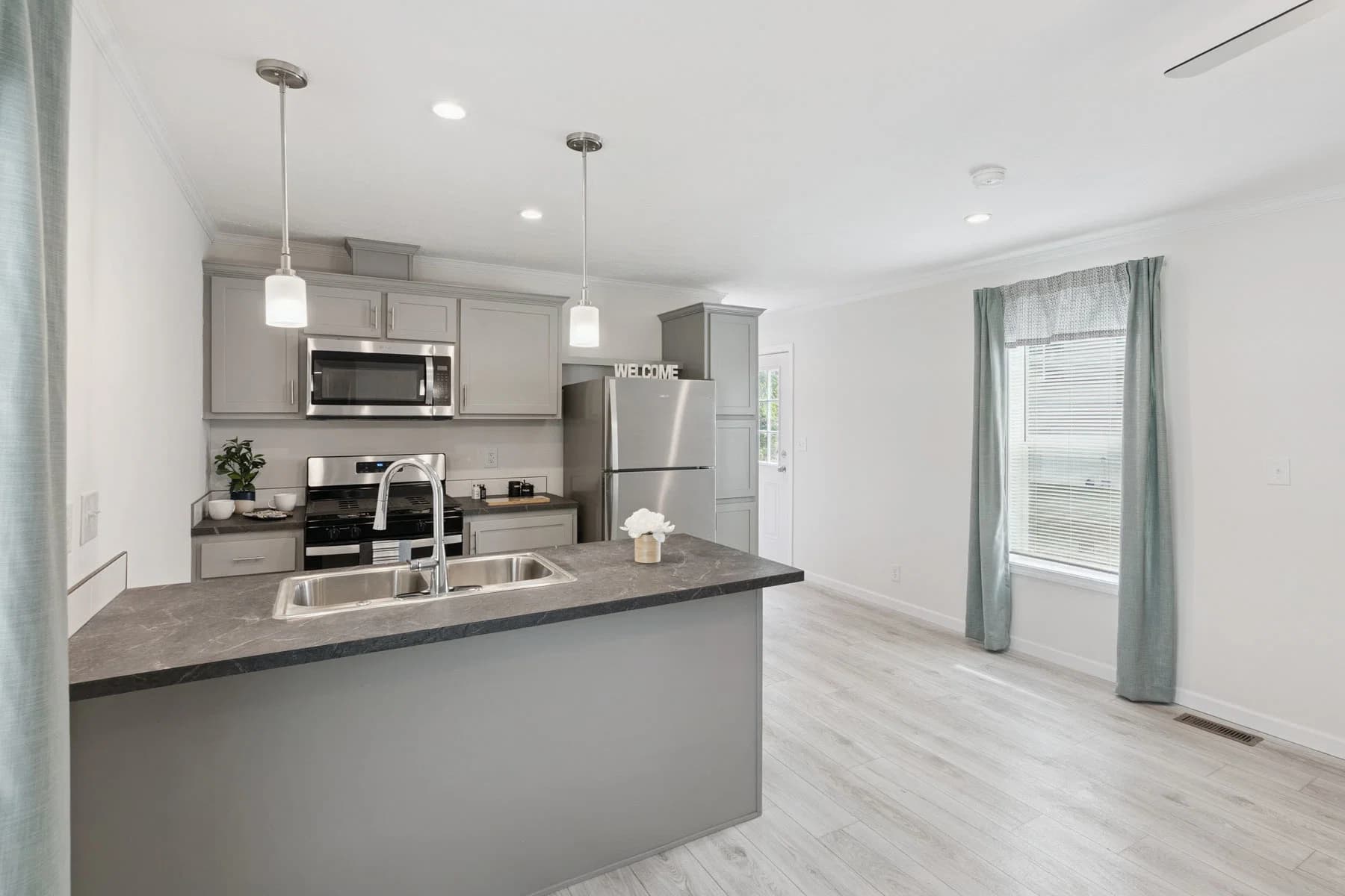 Placid 2 interior home features