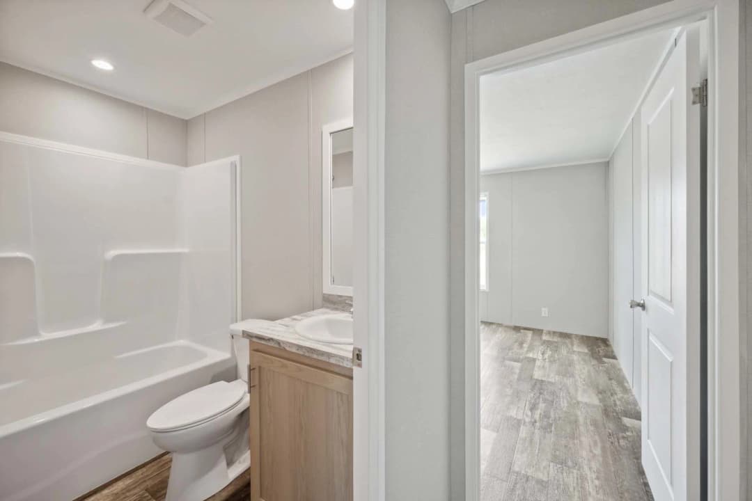 Placid 3 bathroom home features