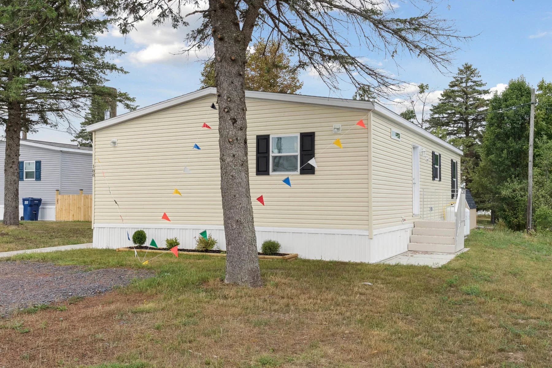 Moosehead elevation and exterior home features