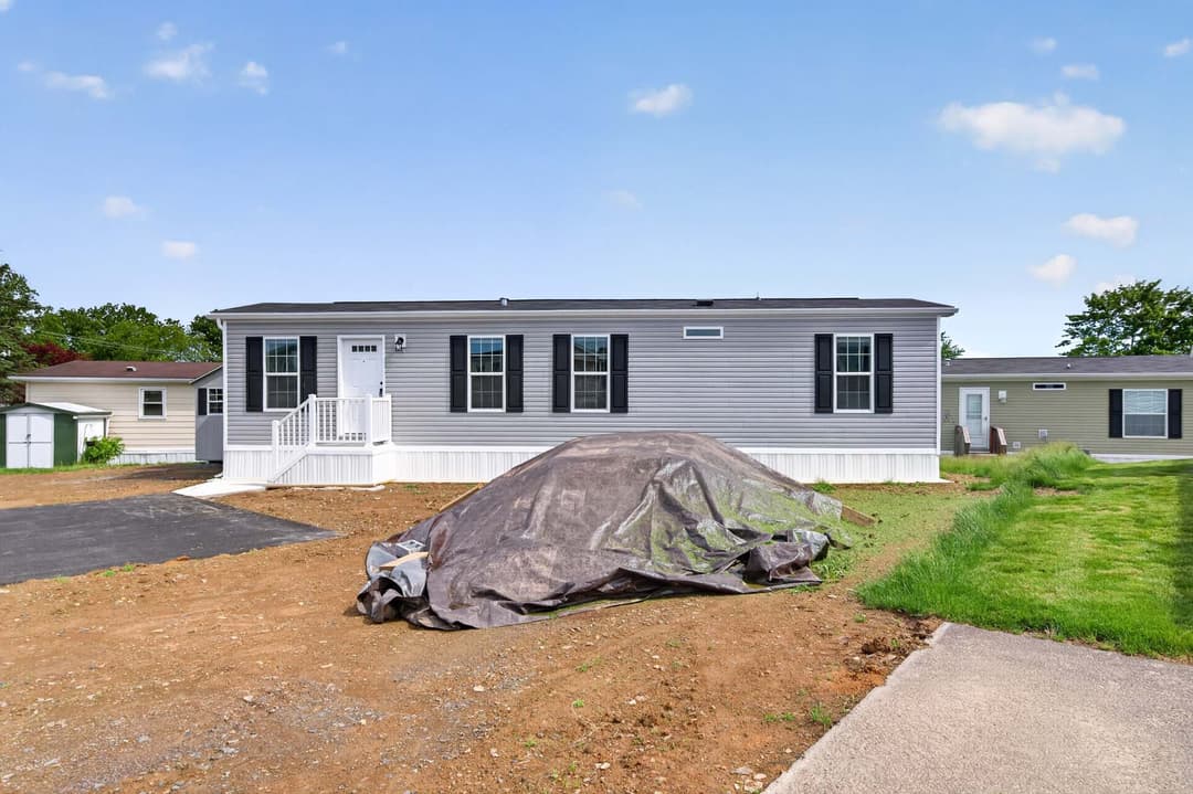 Symphony 641 exterior home features