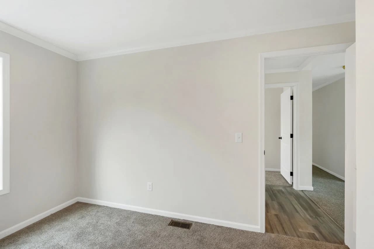 Spinel 64 interior home features