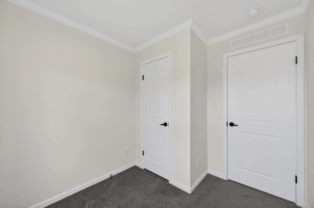 Symphony 641 bedroom home features