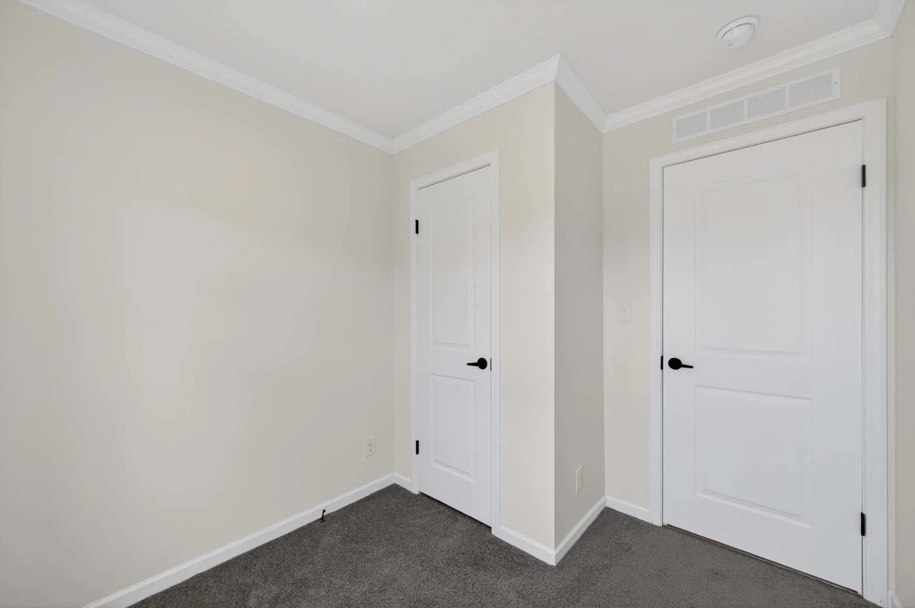 Symphony 641 bedroom home features