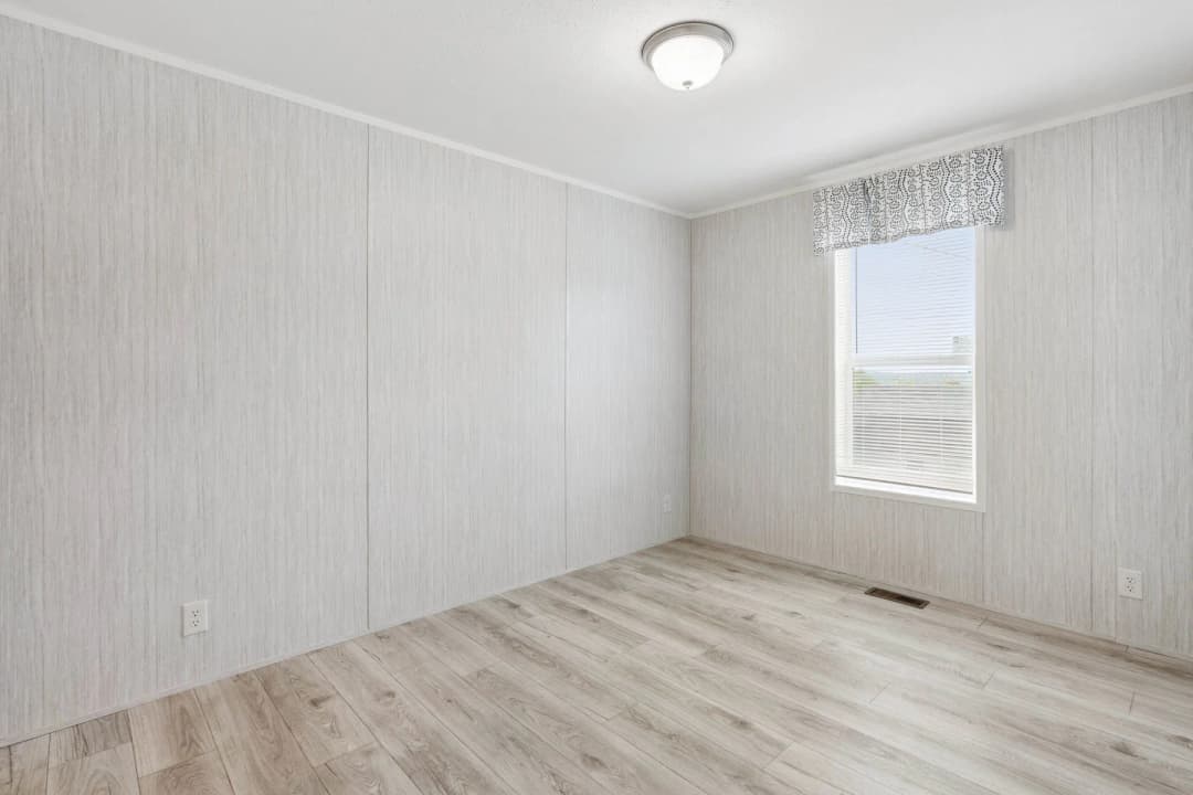 Moosehead bedroom home features