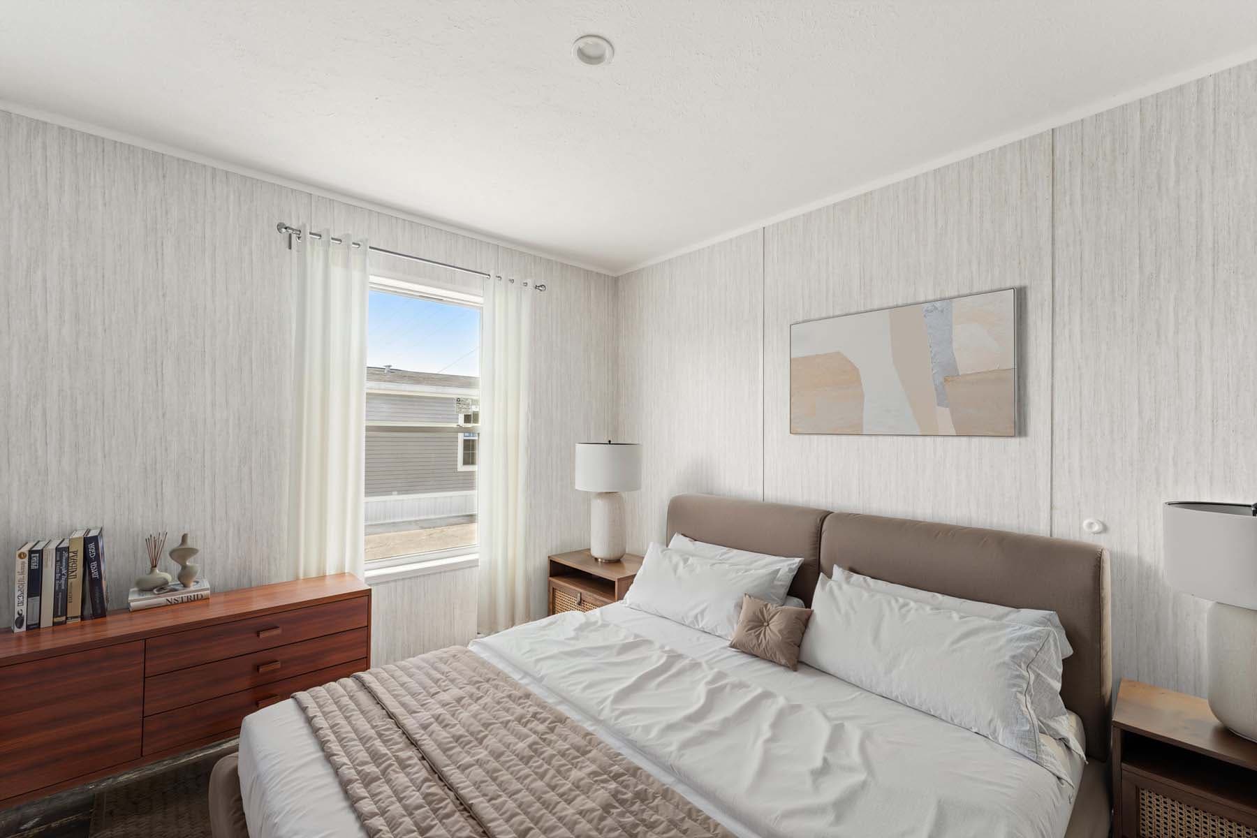 Keuka bedroom home features