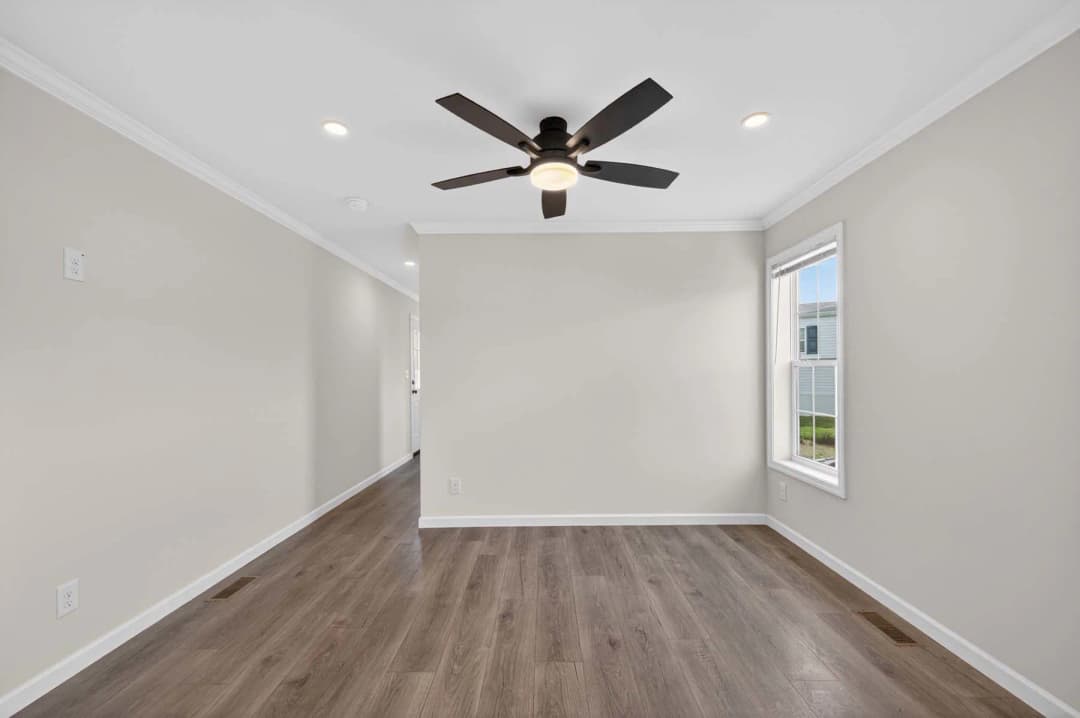 Symphony 641 interior home features