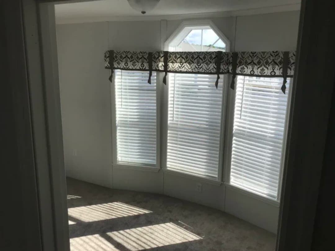 G-16-634 interior home features